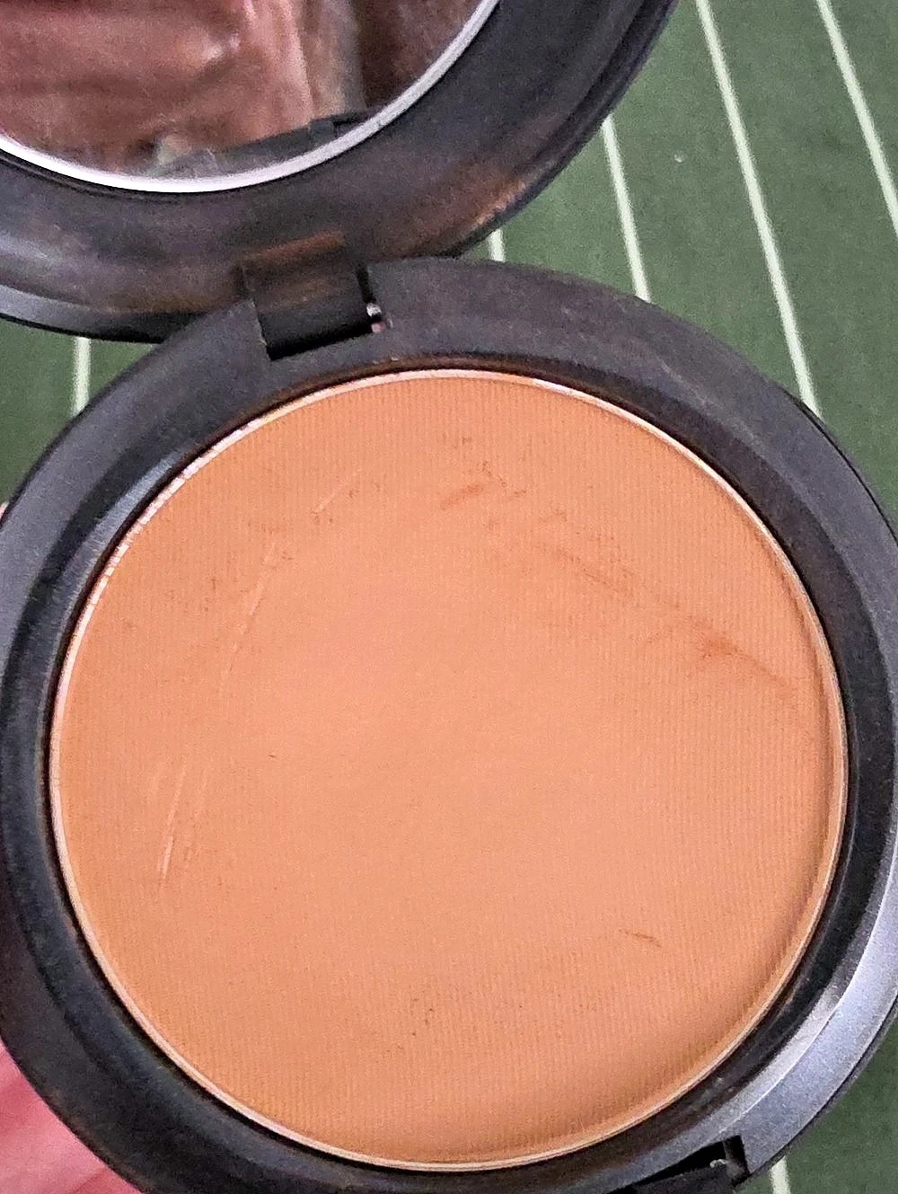 MAC Studio Fix Powder Plus Foundation C8 - Picture 4 of 5
